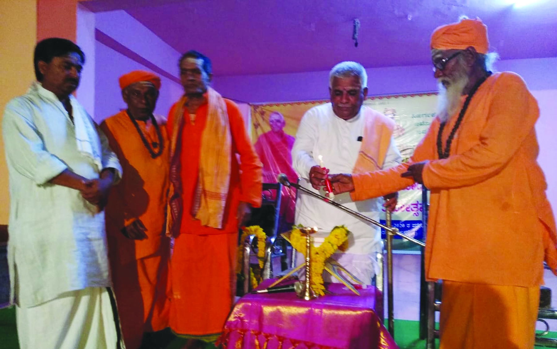 ಮಹಾತ್ಮರ ಚರಿತ್ರೆ ಅಂತಃಕರಣ ಶುದ್ದಿಗೊಳಿಸುತ್ತದೆ: ಶಂಕರಾನಂದ ಶ್ರೀ 